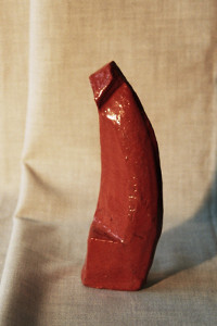 Figur mit Fl&uuml;gel (Seite)